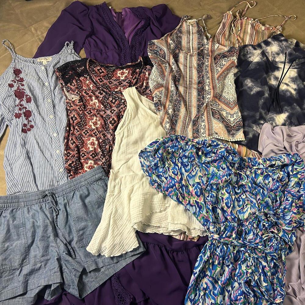 Women’s Medium Clothing Bundle 10 Piece Dresses Romper Jumpsuit Tops Casual Lot